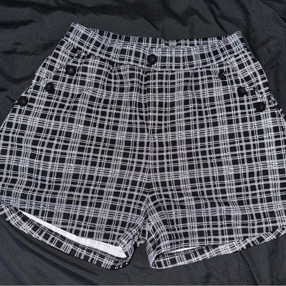 KORE Black & White Plaid Flowy Dress Shorts Sz. M